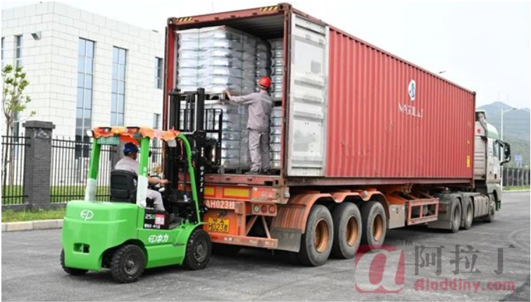 吉利百矿集团第 一批铝合金车轮产品下线交付